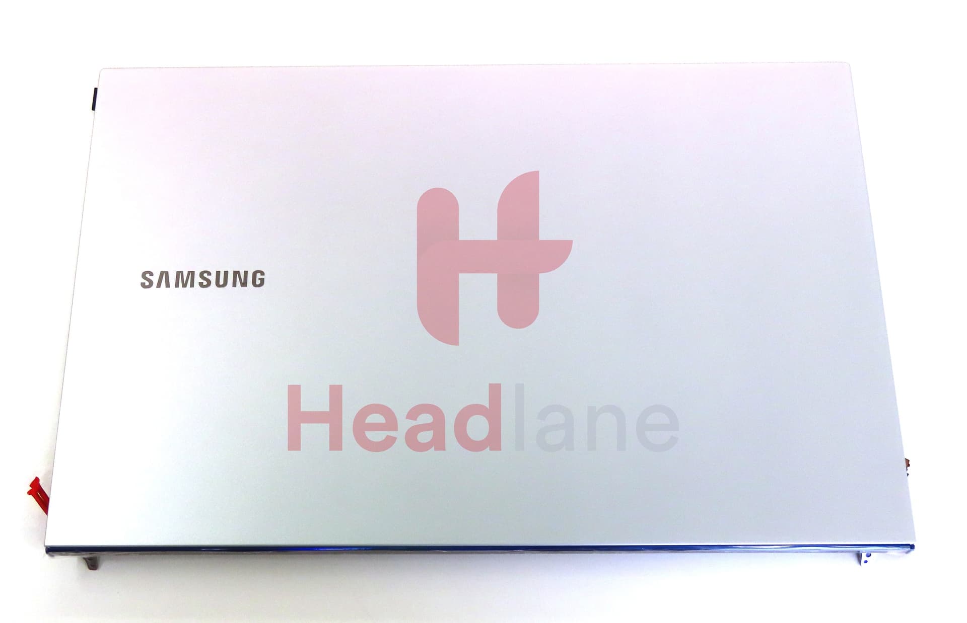 Samsung NP950XCJ Galaxy Book ION 15" LCD Display / Screen - Silver - view 2