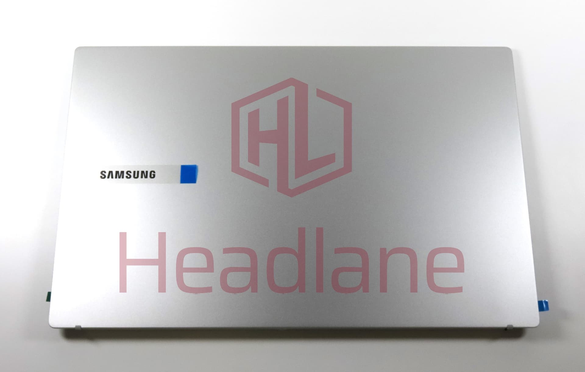 Samsung NP750XFG Galaxy Book3 15.6" LCD Display / Screen - Silver - view 2