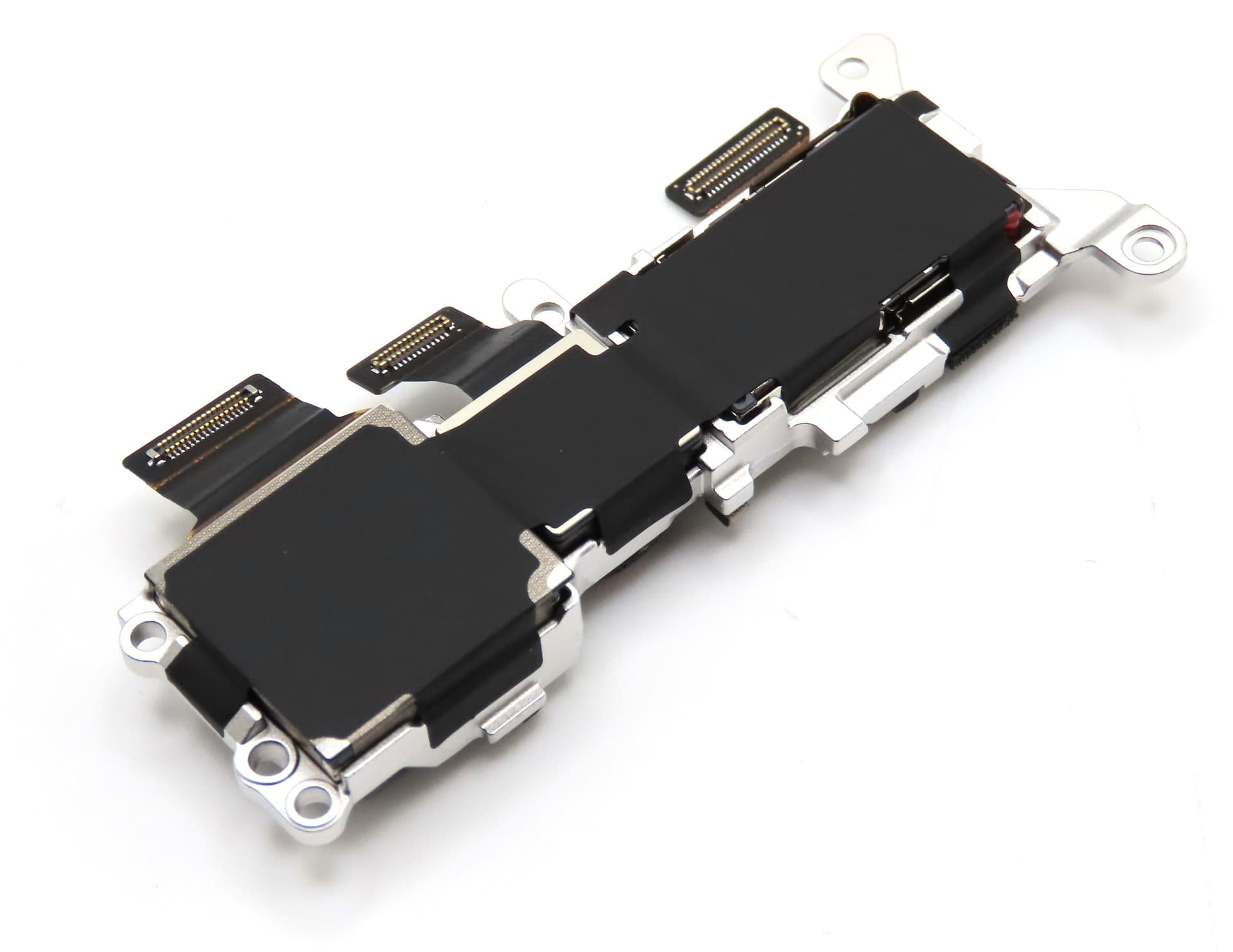 Google Pixel 11 Rear Triple Camera Module - view 3
