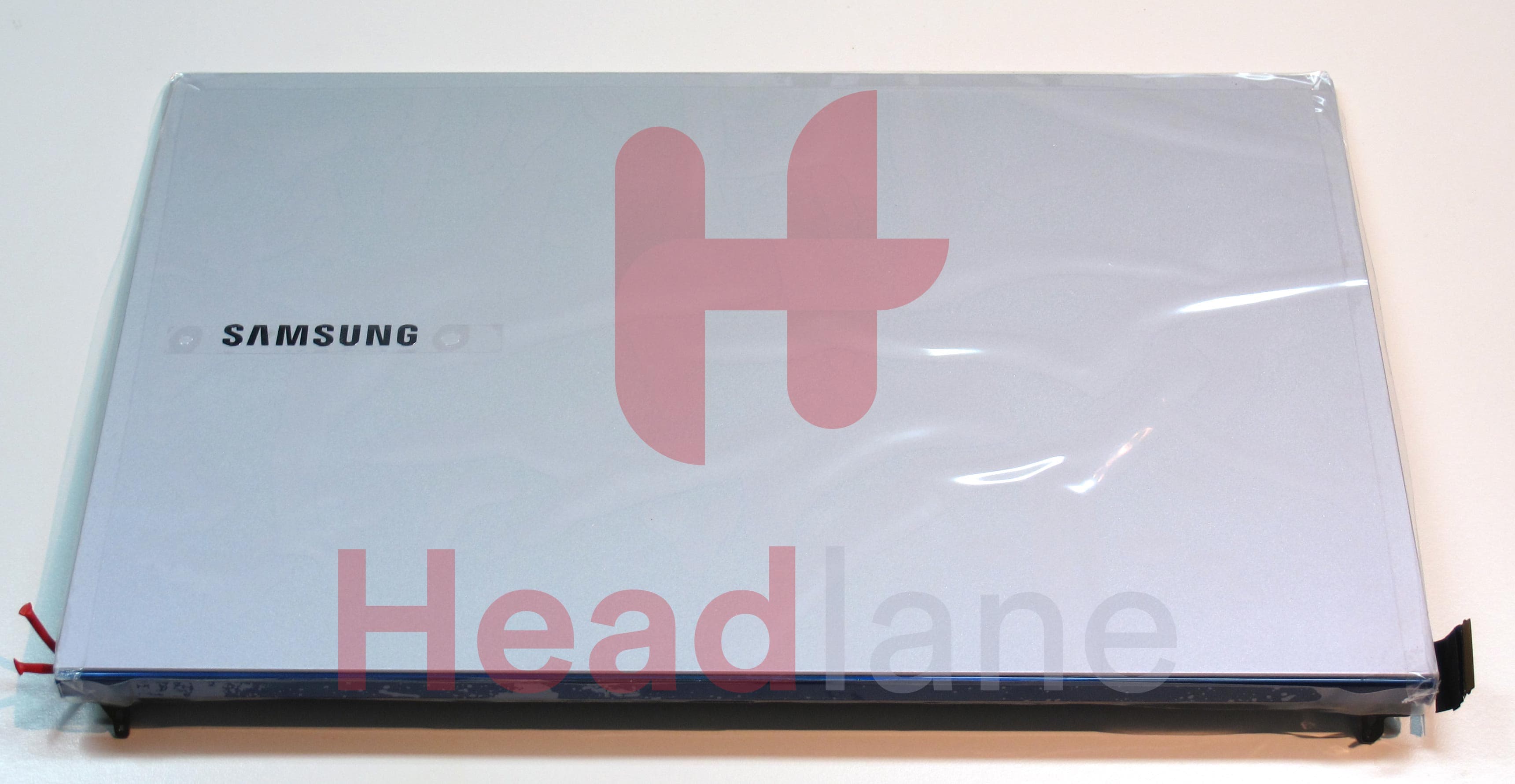 Samsung NP950XCJ Galaxy Book ION 15" LCD Display / Screen - view 2